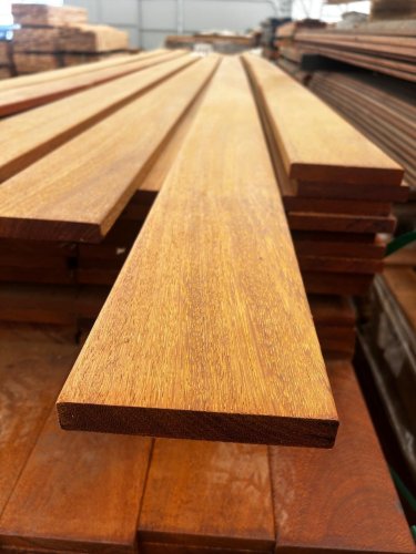 Deski tarasowe – wybierz idealne rozwiązanie dla swojego tarasu