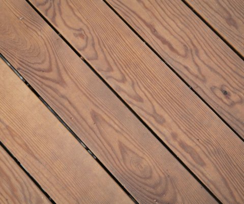 Deska na taras – jak wybrać najlepsze deski tarasowe?