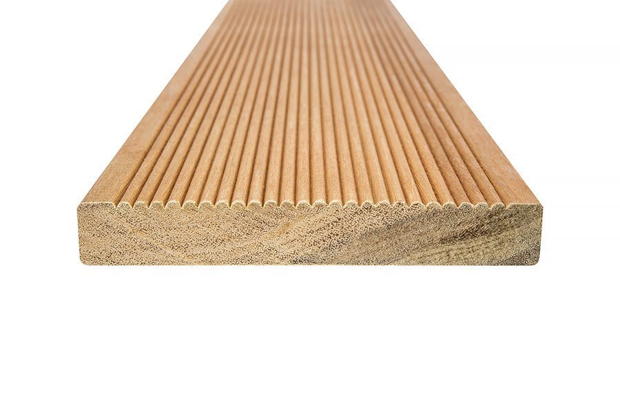 Deski tarasowe drewniane ryflowane – trwałe i estetyczne rozwiązanie na taras