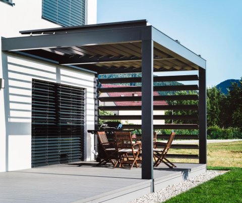 Deski tarasowe kompozytowe – trwały taras bez drzazg i corocznej impregnacji