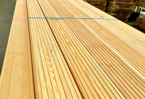 Deski tarasowe z modrzewia syberyjskiego - Global Biznes