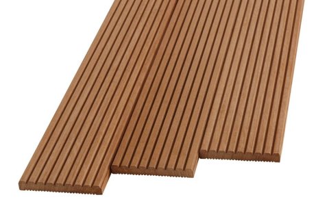 Drewno egzotyczne – trwały i elegancki materiał na taras oraz elewację