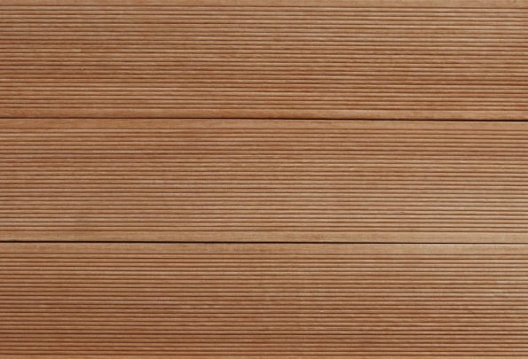 Drewno egzotyczne Warszawa – trwałe deski tarasowe do wymagających realizacji