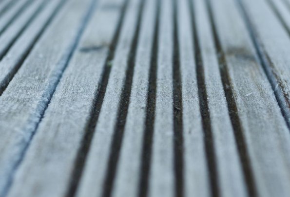 jakie deski tarasowe wybrać? Poradnik dla osób budujących taras